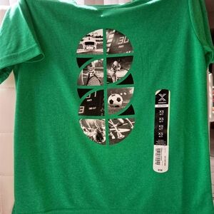 Little boy's graphic style t-shirt XS 6/7